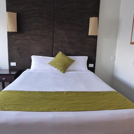 Four Canoes Hotel Роторуа Екстериор снимка