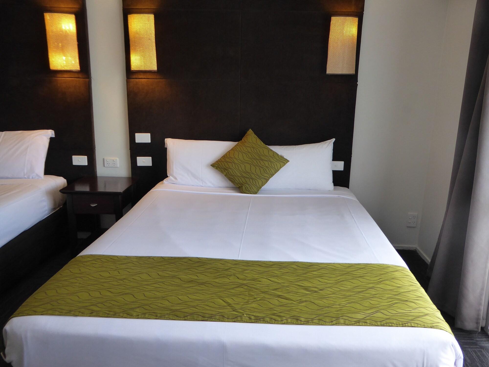 Four Canoes Hotel Роторуа Екстериор снимка