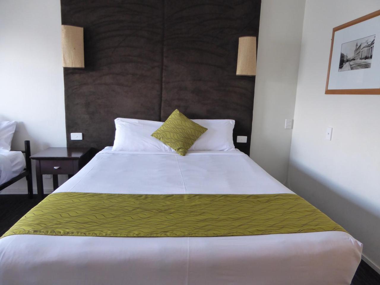 Four Canoes Hotel Роторуа Екстериор снимка