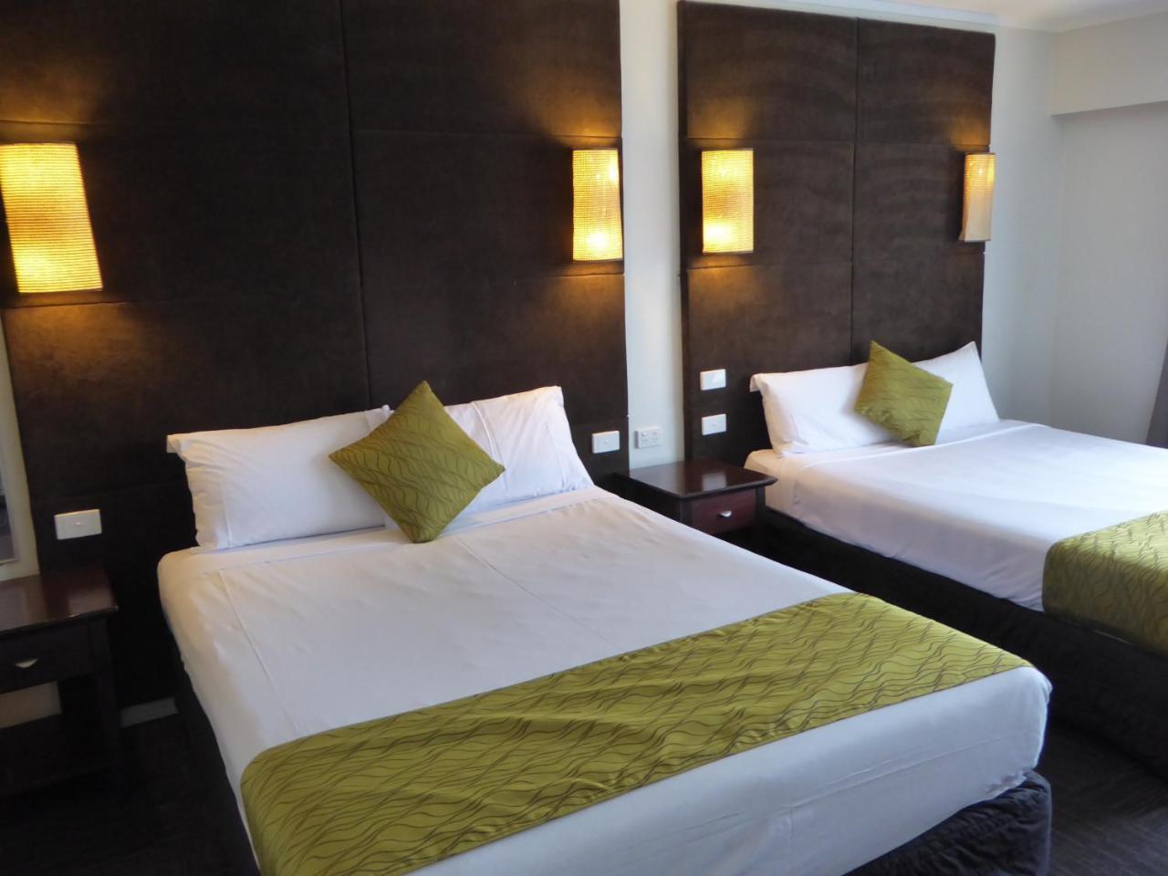 Four Canoes Hotel Роторуа Екстериор снимка